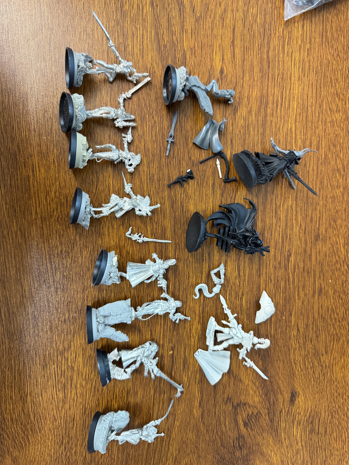 TSS0699 Bag of Metal Harlequin + other characters