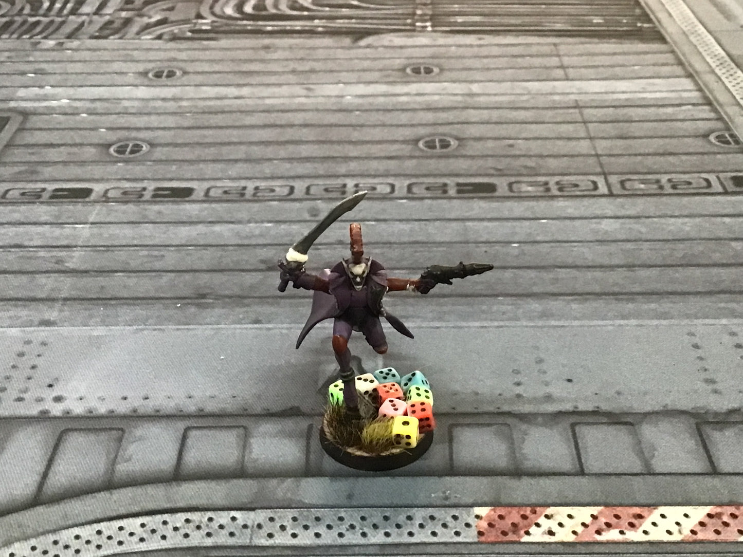 TSS0570 Aeldari Troupe Master