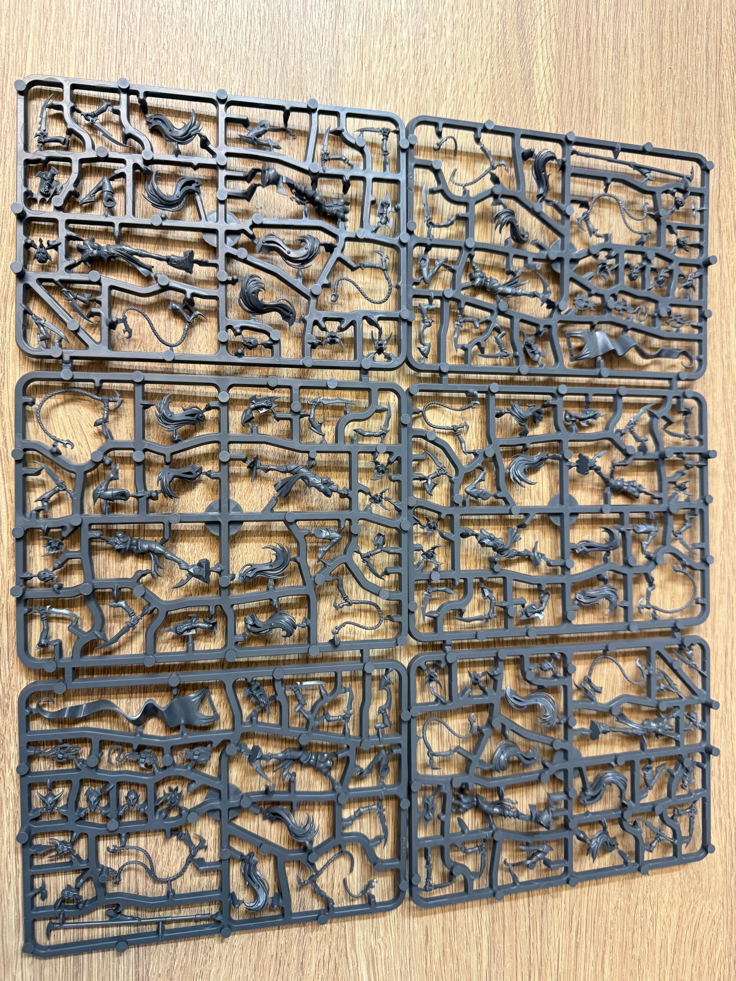 TSS0705 Daughters of Kain Wyches (sprue)